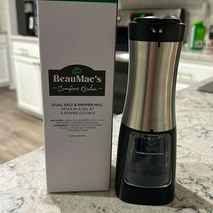 brand new BEAUMACS COMFORT KITCHEN dual salt and pepper mill